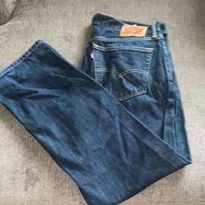 Mens Levi’s - 559 size 36x34 like new